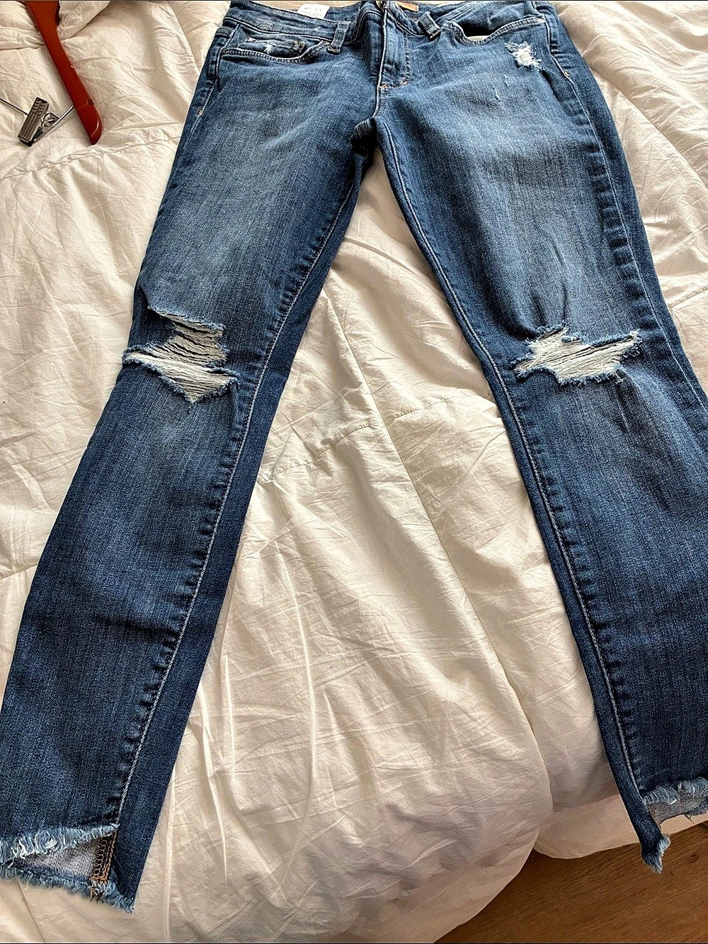 Joe's CUTE Distressed Skinny Jeans in Blue Waist 28